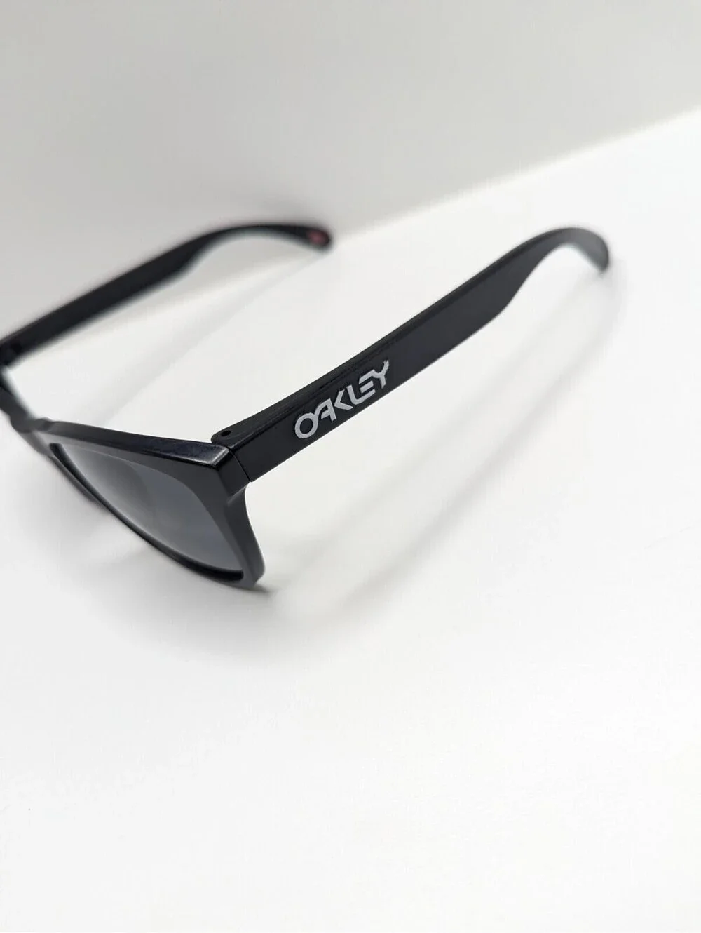 Oakley Frogskins Polished Black Authentic OO9013 Sunglasses Eyewear USA